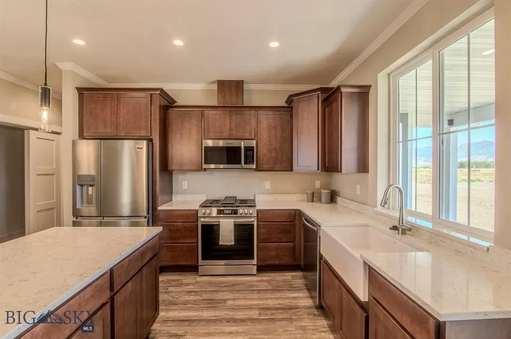 1110 Falcon Ridge Boulevard Belgrade MT 59714