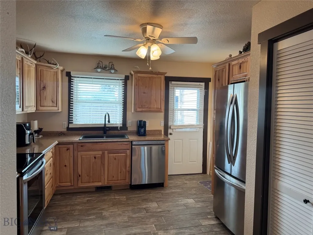 704 Hooper Big Timber MT 59011
