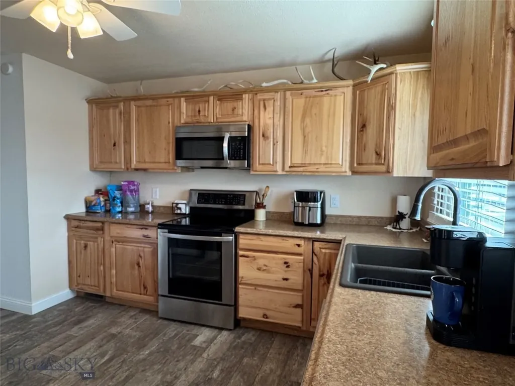 704 Hooper Big Timber MT 59011