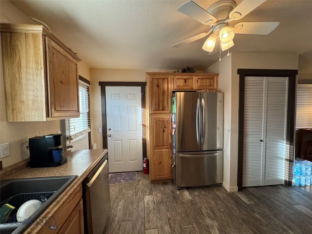704 Hooper Big Timber MT 59011