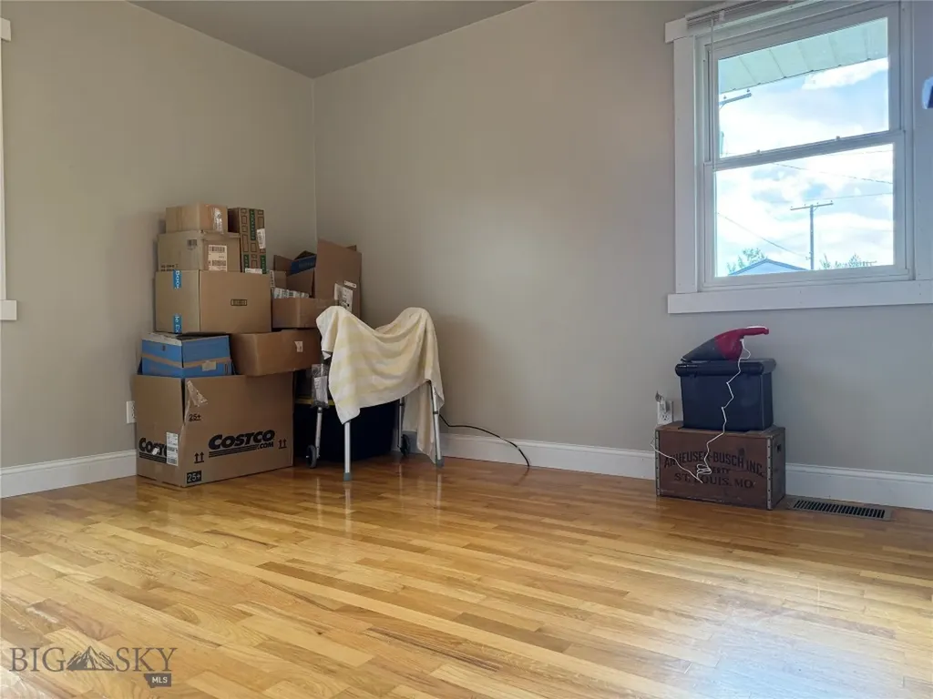 704 Hooper Big Timber MT 59011