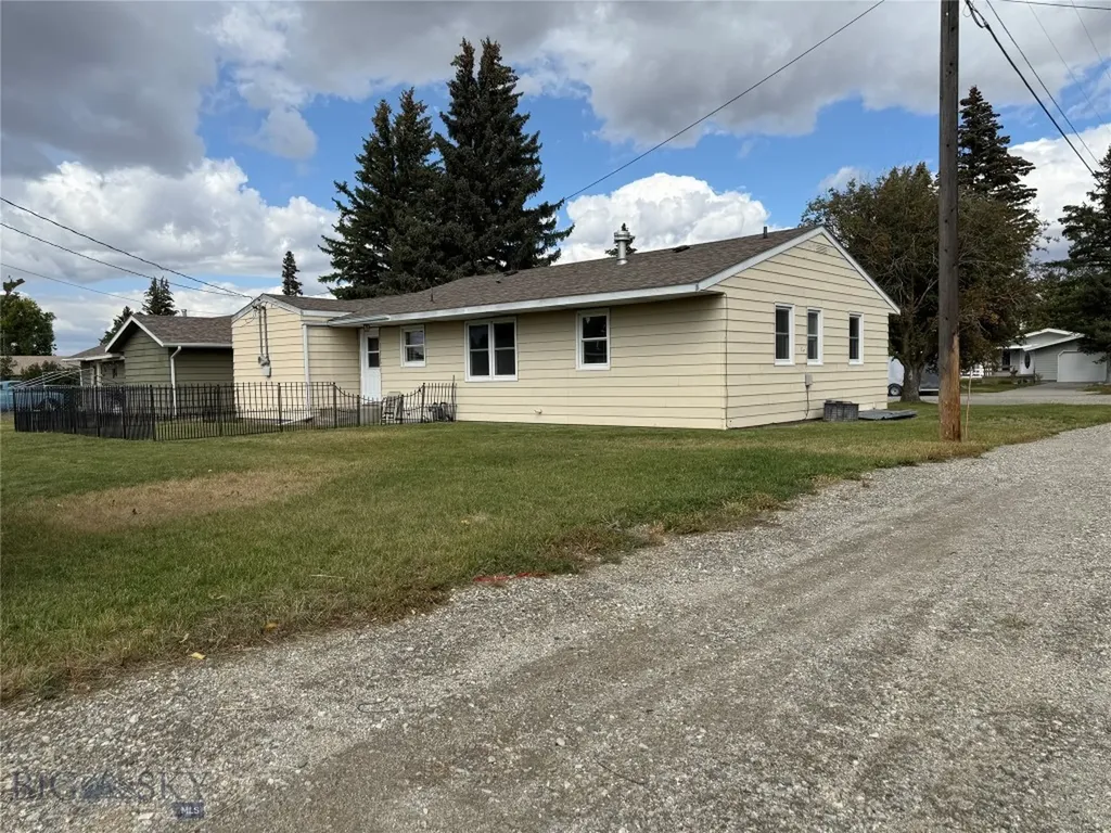704 Hooper Big Timber MT 59011