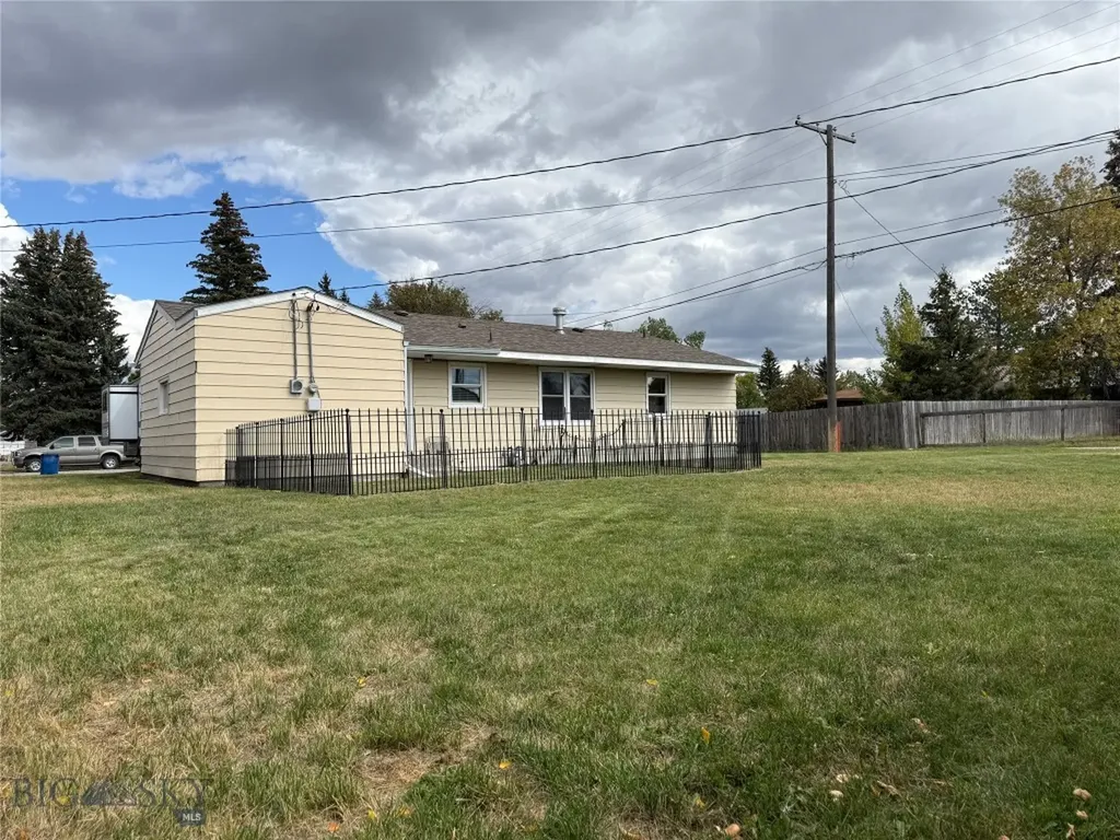 704 Hooper Big Timber MT 59011