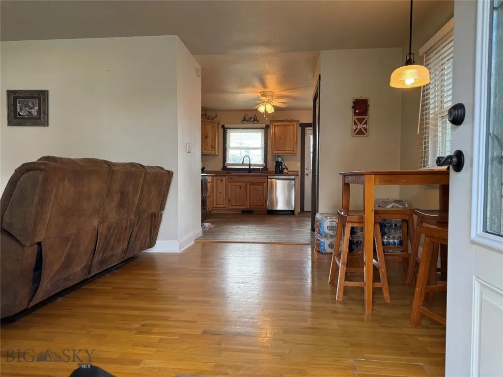 704 Hooper Big Timber MT 59011