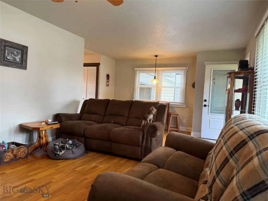 704 Hooper Big Timber MT 59011