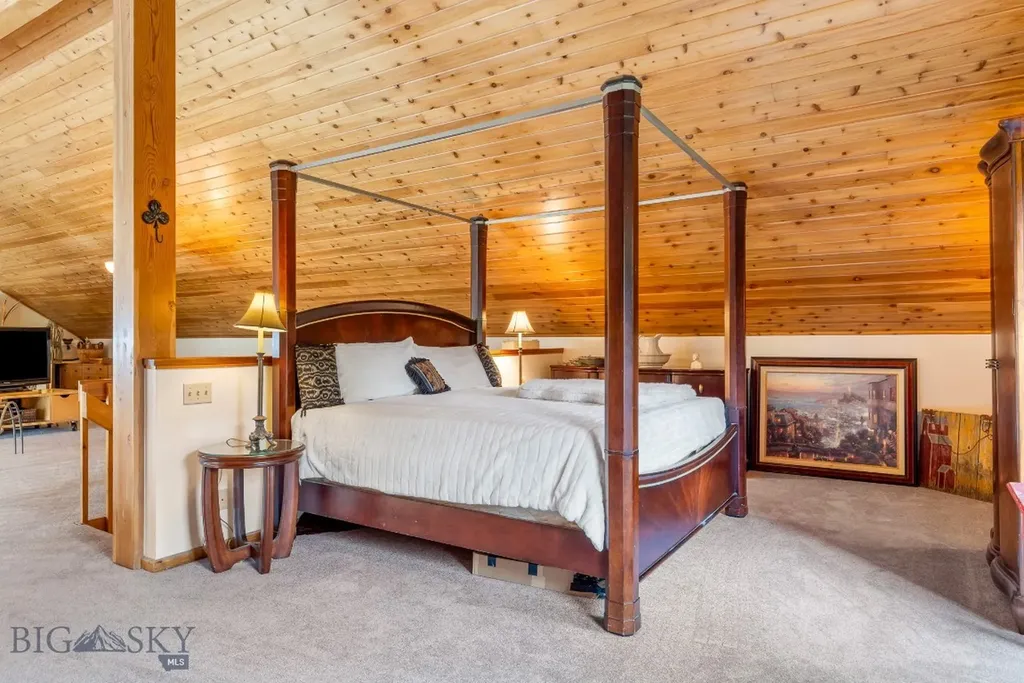 330 Stellar Jay Way Gallatin Gateway MT 59730
