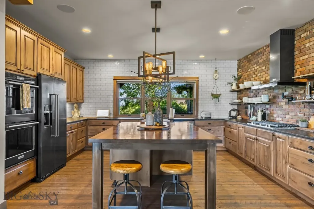 32 Pleasant View Drive Bozeman MT 59718