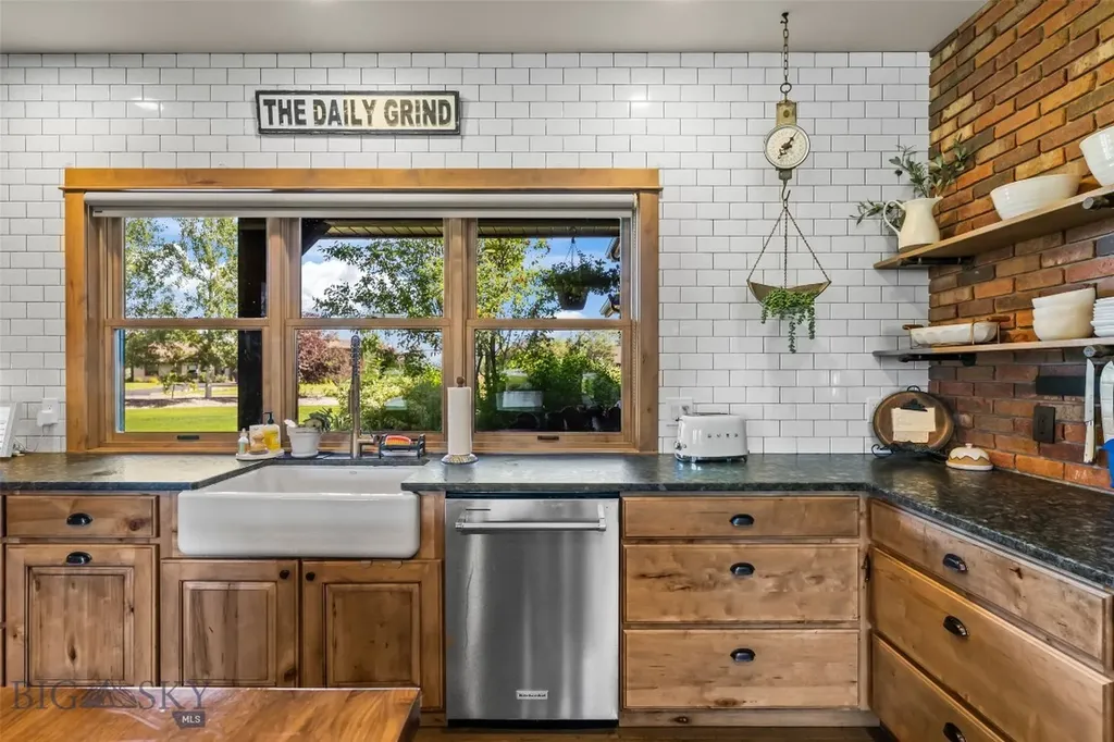 32 Pleasant View Drive Bozeman MT 59718