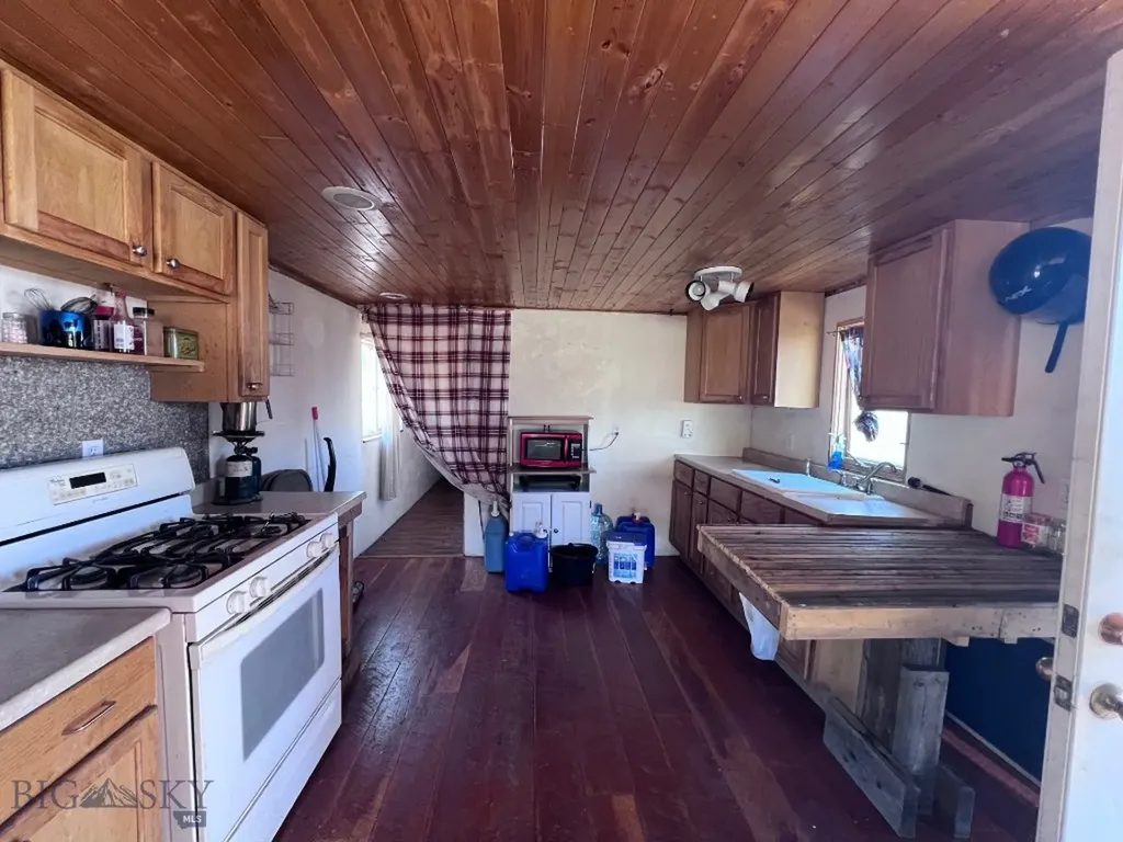 89 Mayn Creek Road White Sulphur Springs MT 59645