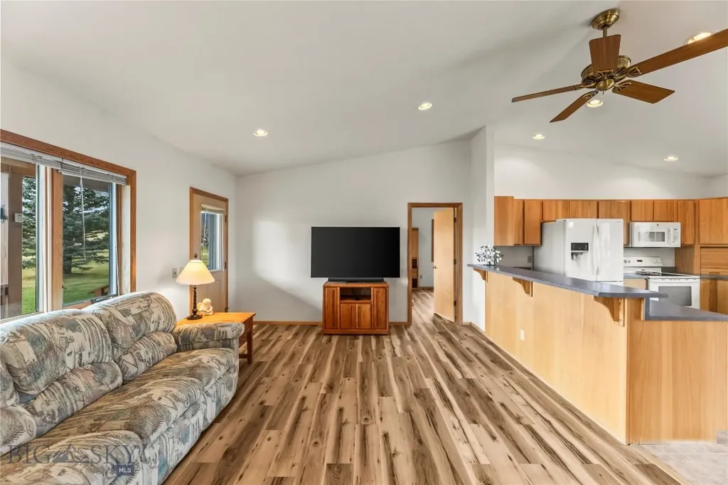 5 Ginger Quill Court Mcallister MT 59740