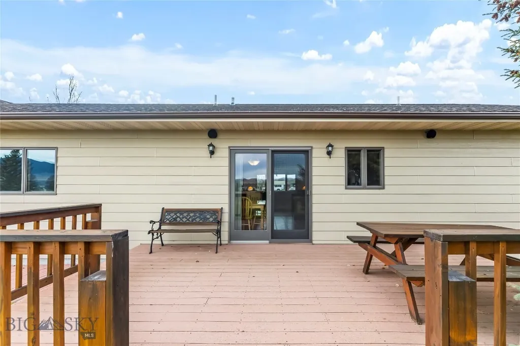 5 Ginger Quill Court Mcallister MT 59740