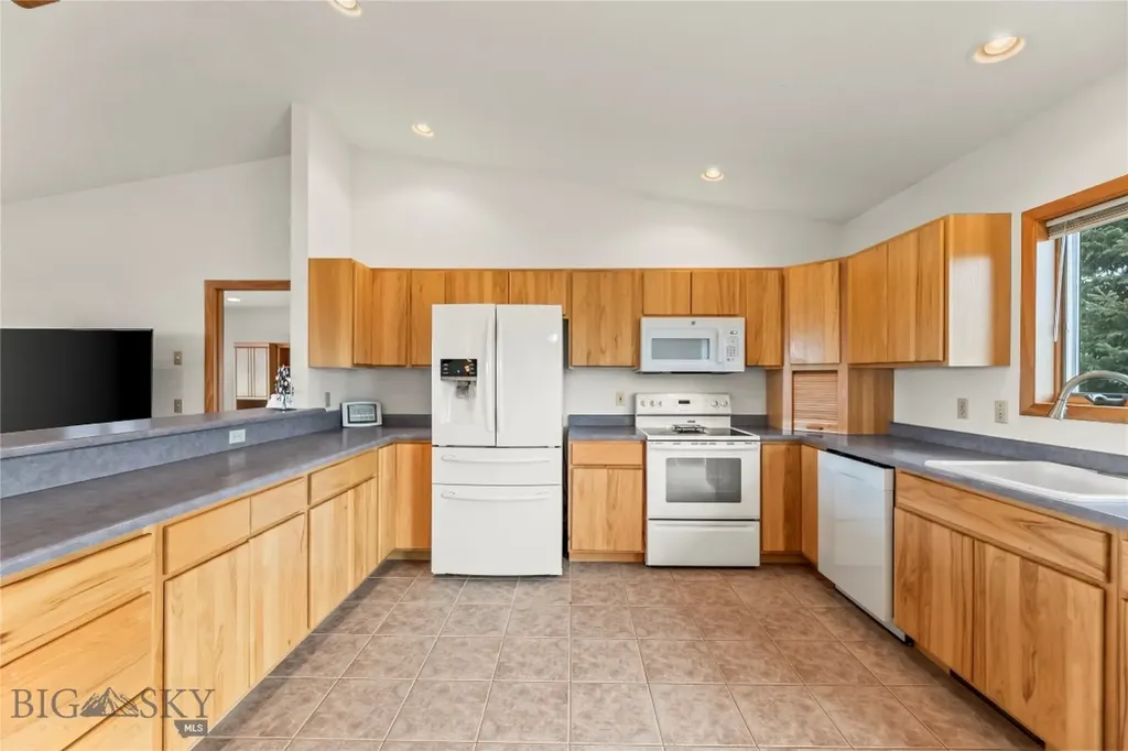 5 Ginger Quill Court Mcallister MT 59740