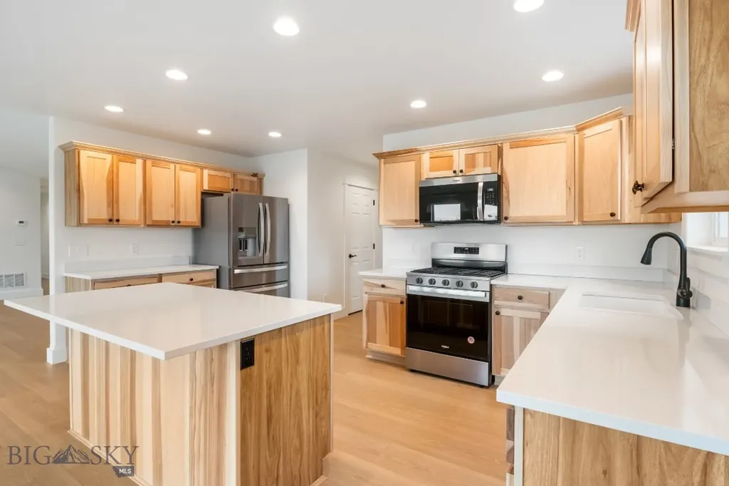 18 W Overland Trail Three Forks MT 59752