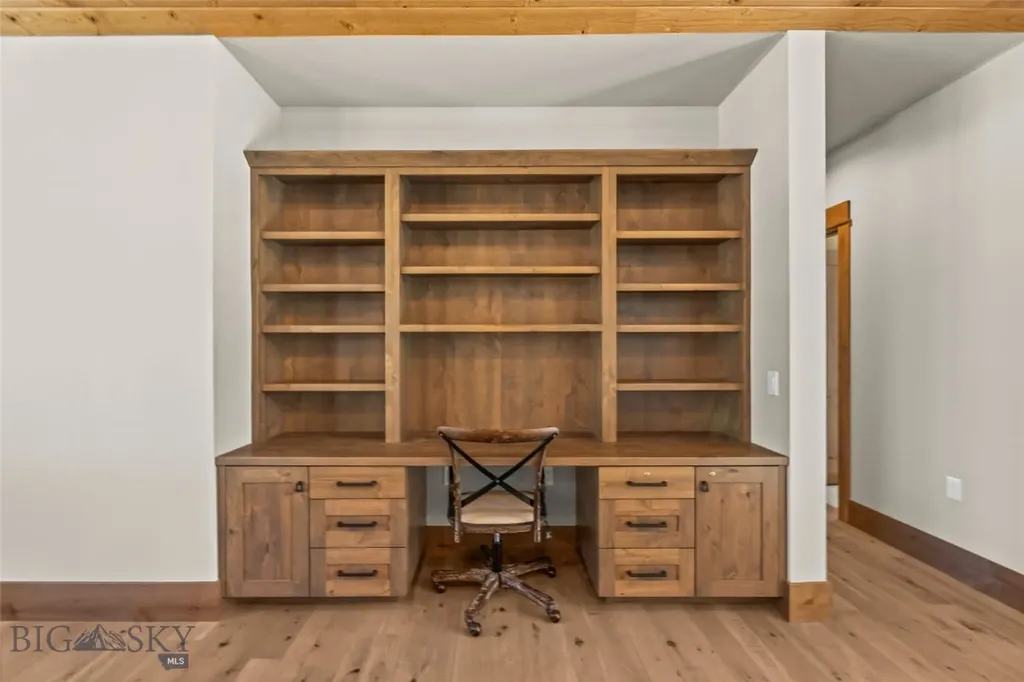 17 Swift Bear Big Sky MT 59716