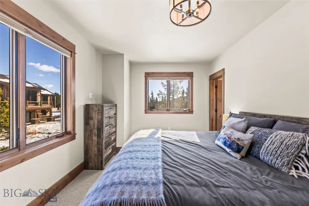 17 Swift Bear Big Sky MT 59716