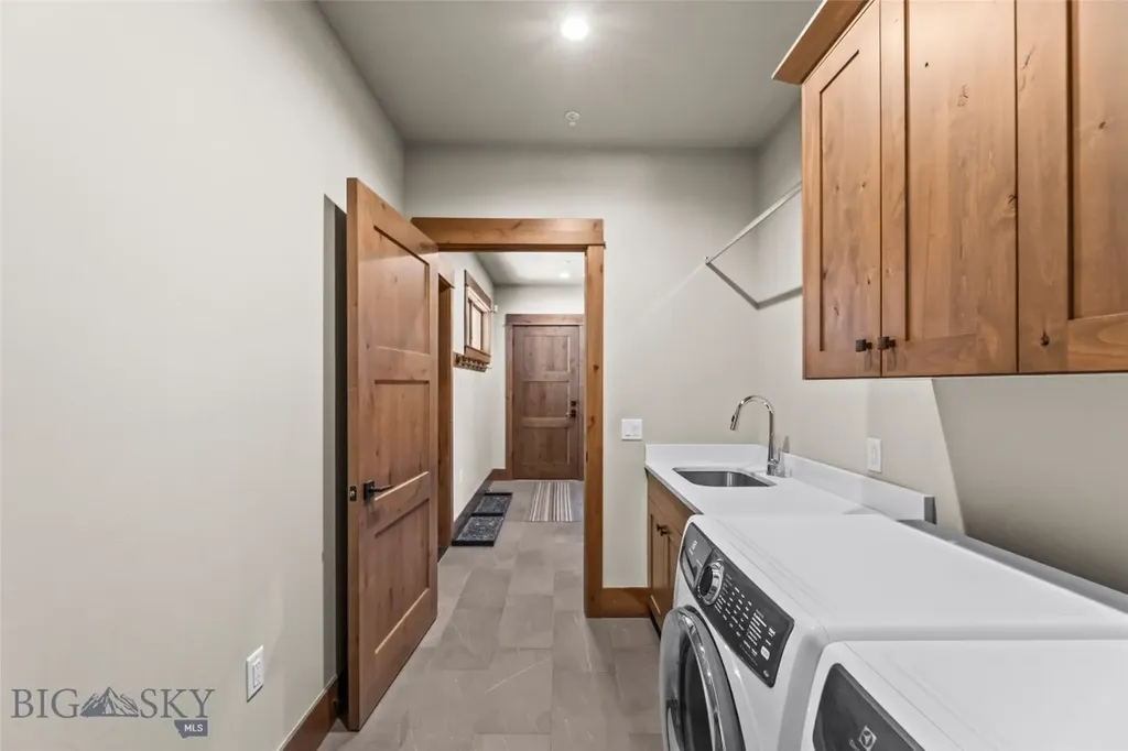 17 Swift Bear Big Sky MT 59716