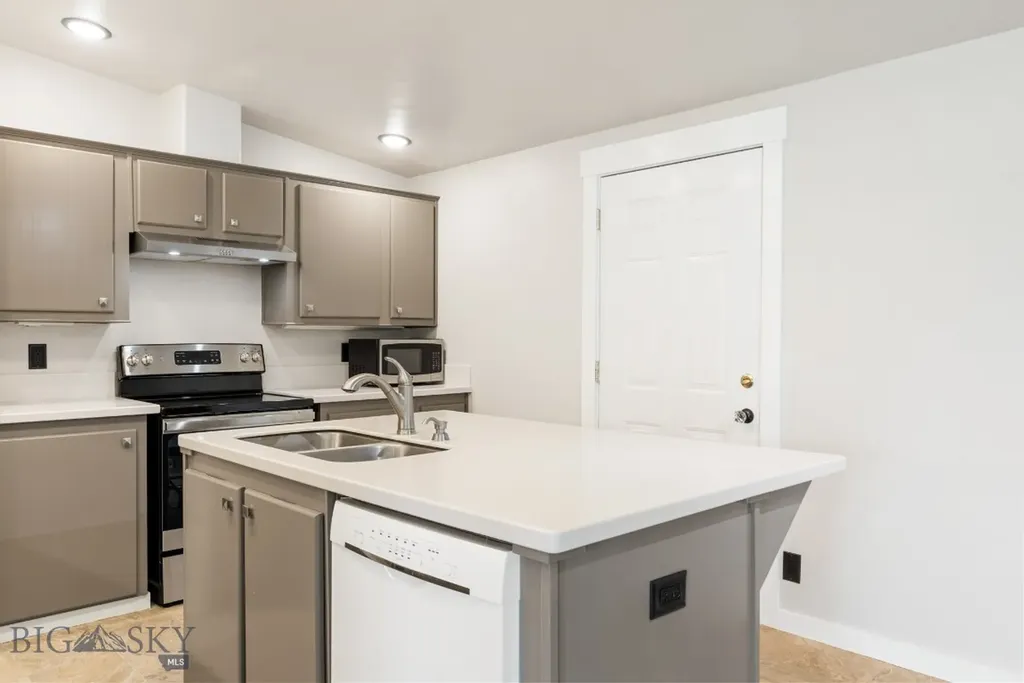 109 Run Way Lane Livingston MT 59047