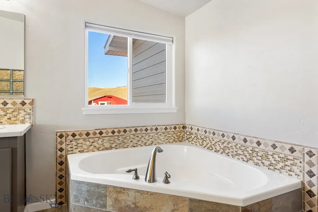 109 Run Way Lane Livingston MT 59047