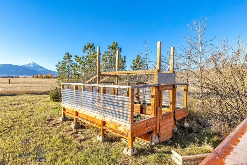 109 Run Way Lane Livingston MT 59047