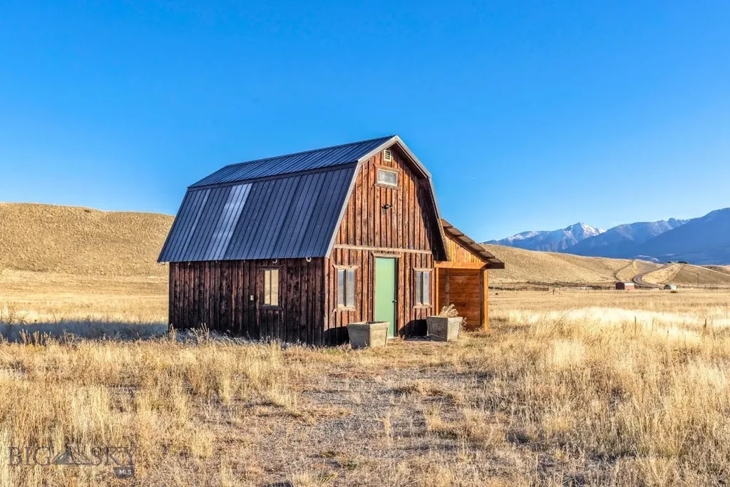 109 Run Way Lane Livingston MT 59047