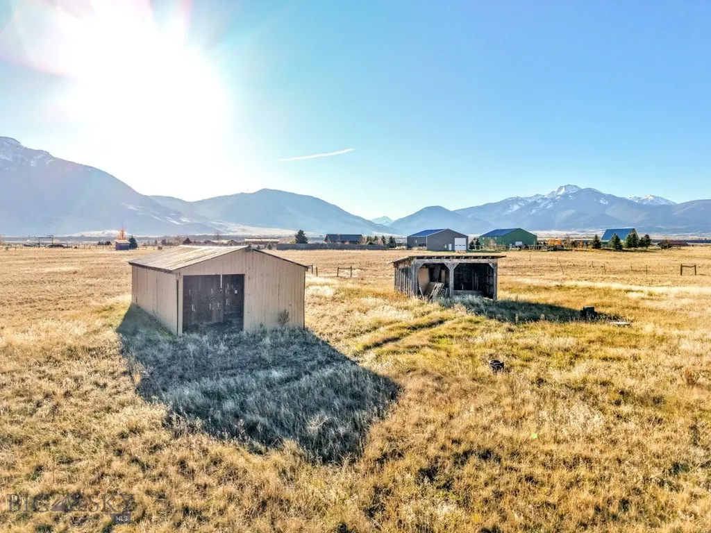 109 Run Way Lane Livingston MT 59047