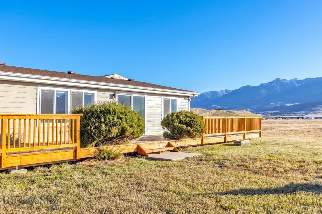 109 Run Way Lane Livingston MT 59047