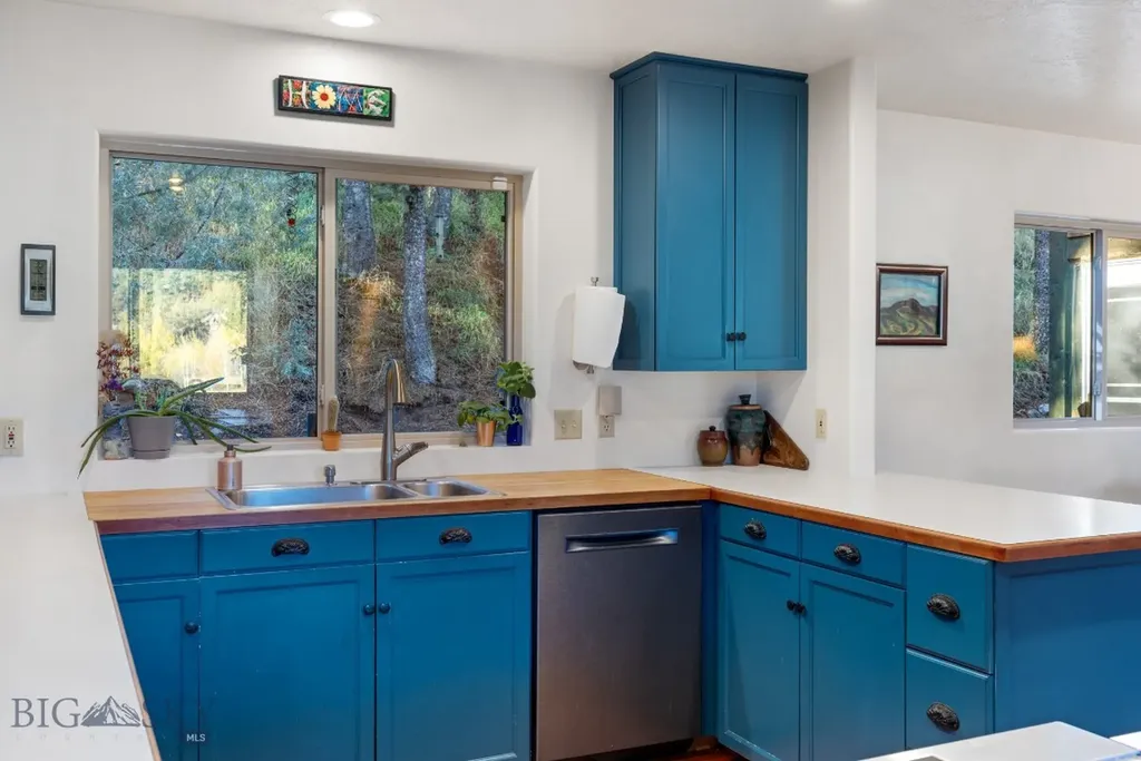 293 S Meadow Creek Road Mcallister MT 59740