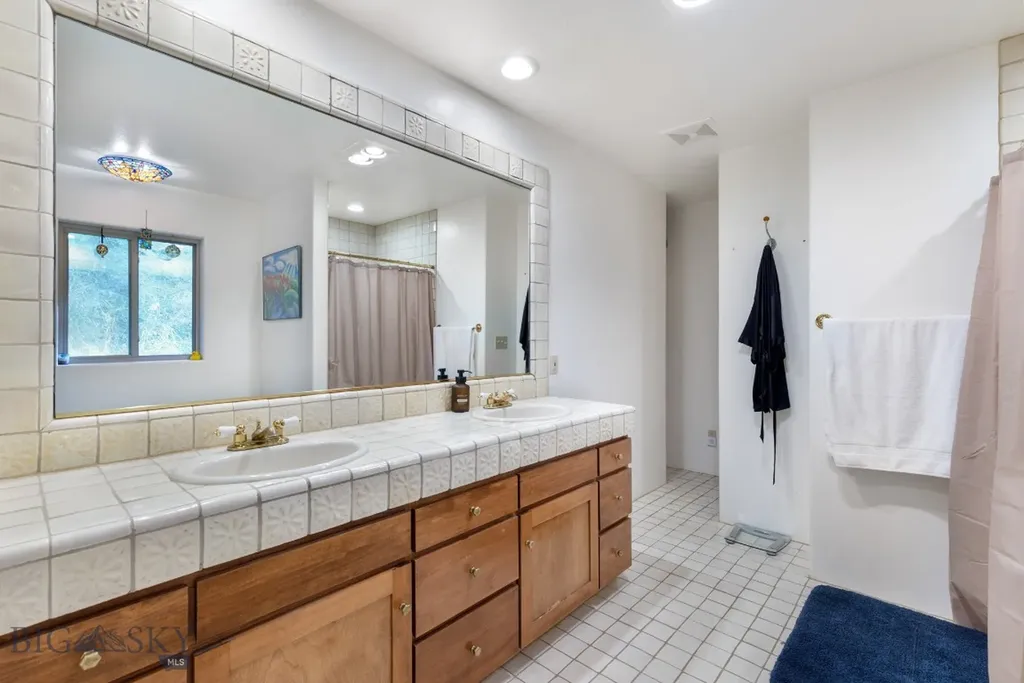 293 S Meadow Creek Road Mcallister MT 59740