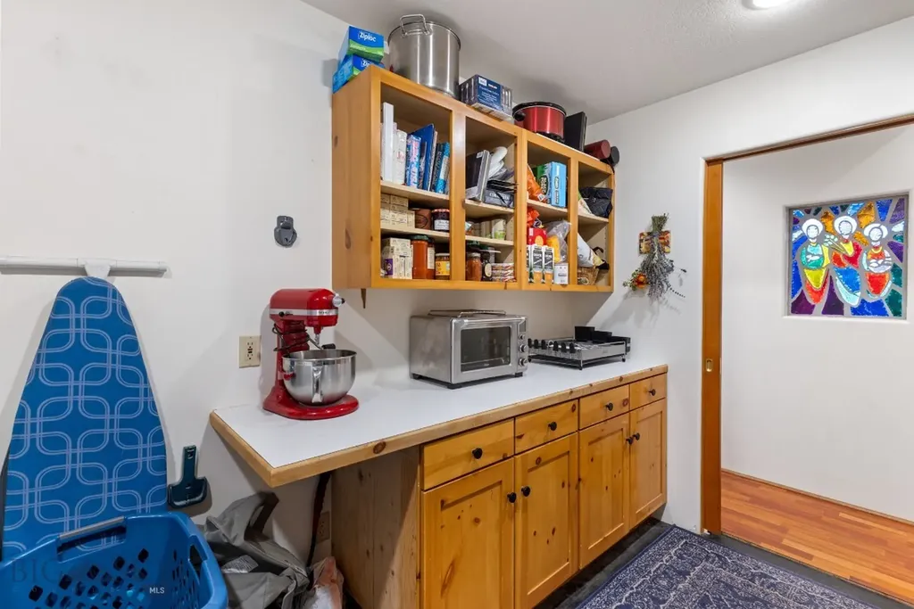 293 S Meadow Creek Road Mcallister MT 59740