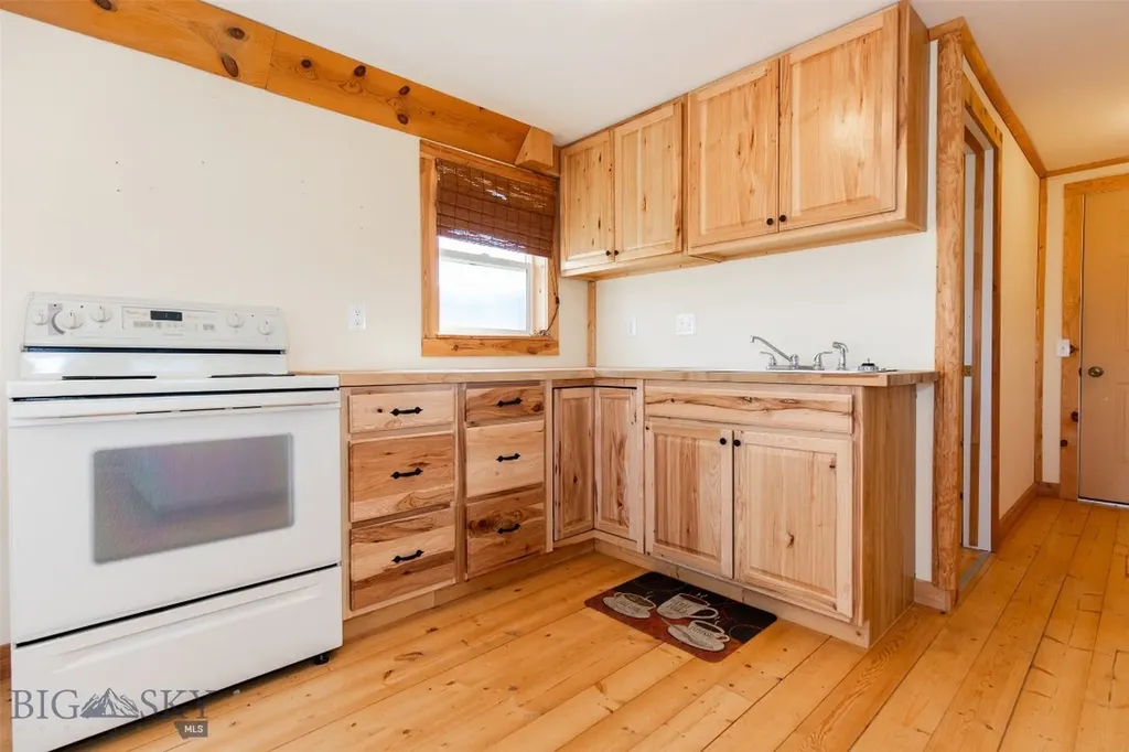 18 White Rock Lane Whitehall MT 59759