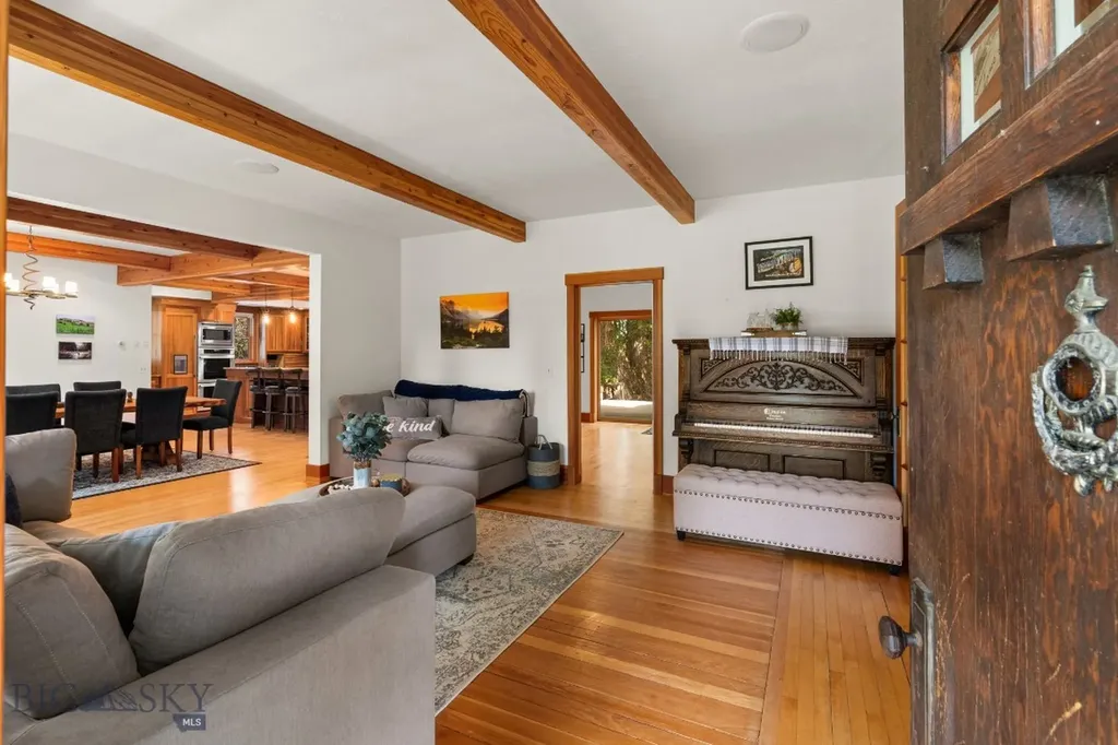 103 Tracy Street Gallatin Gateway MT 59730