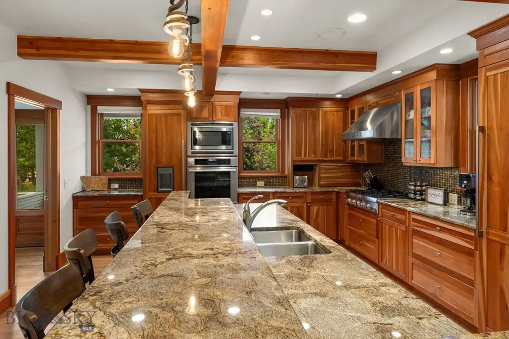 103 Tracy Street Gallatin Gateway MT 59730