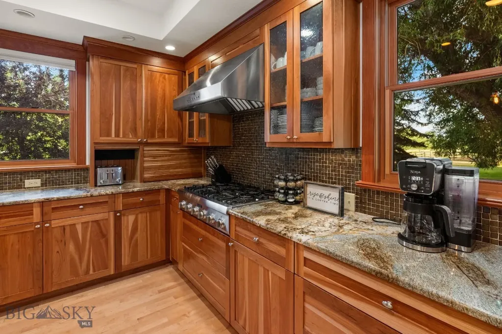 103 Tracy Street Gallatin Gateway MT 59730