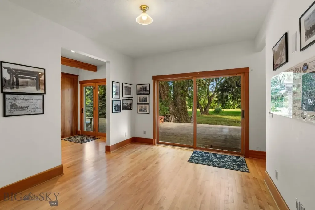 103 Tracy Street Gallatin Gateway MT 59730