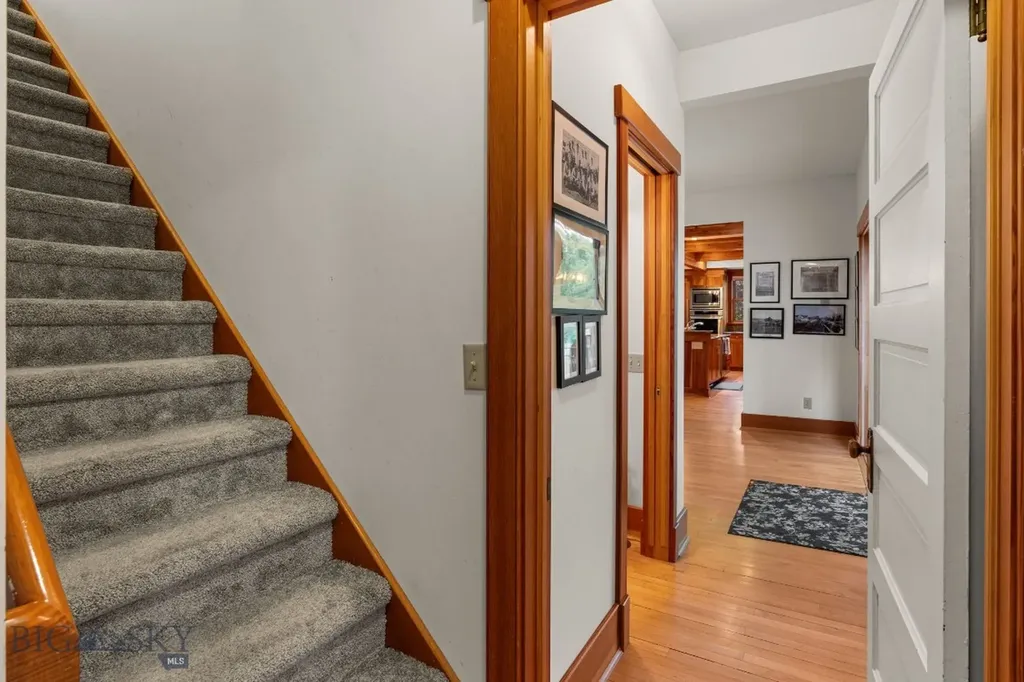103 Tracy Street Gallatin Gateway MT 59730