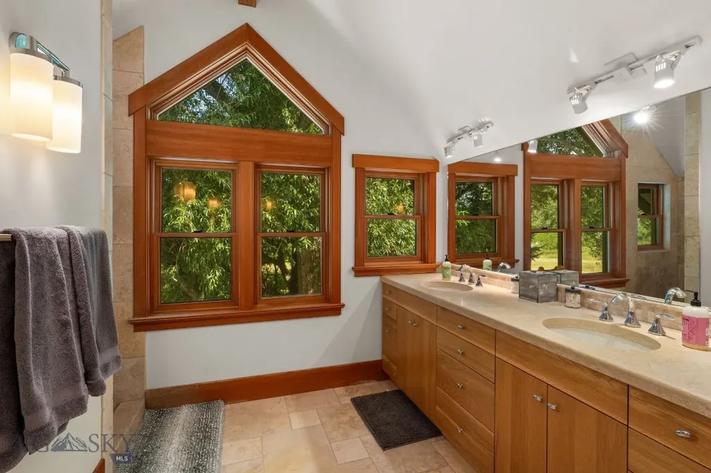 103 Tracy Street Gallatin Gateway MT 59730