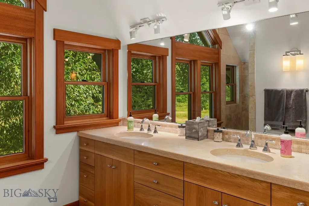 103 Tracy Street Gallatin Gateway MT 59730