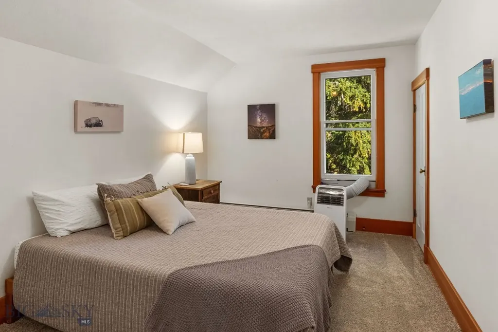 103 Tracy Street Gallatin Gateway MT 59730