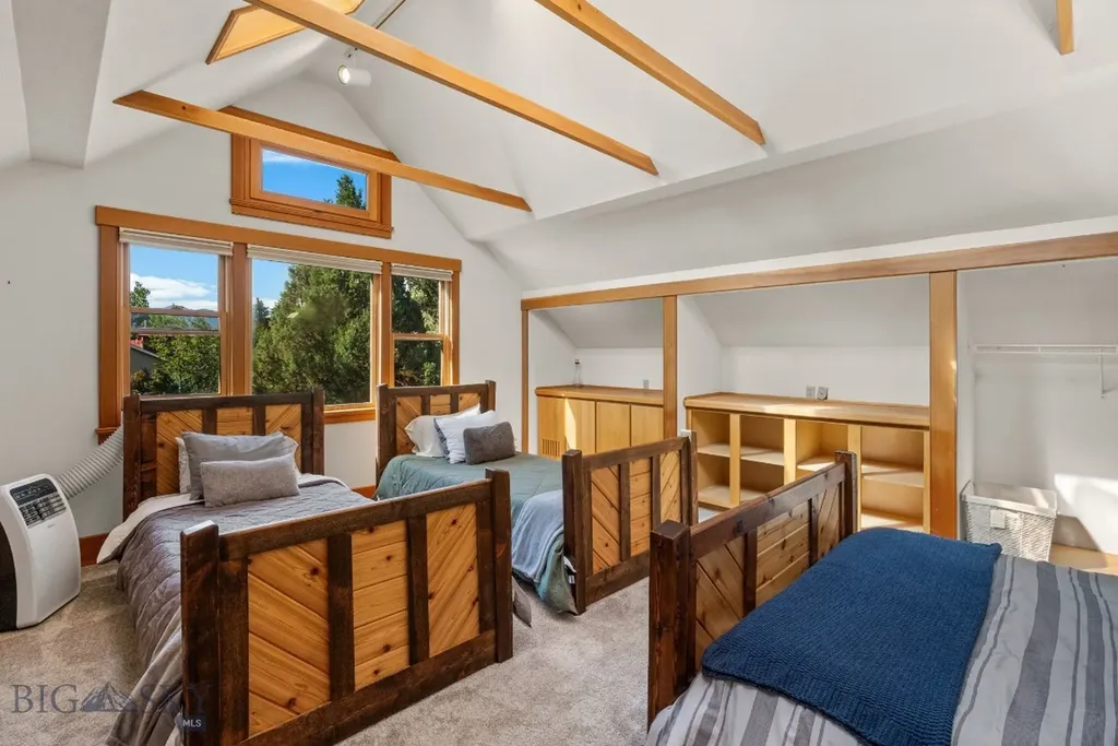 103 Tracy Street Gallatin Gateway MT 59730