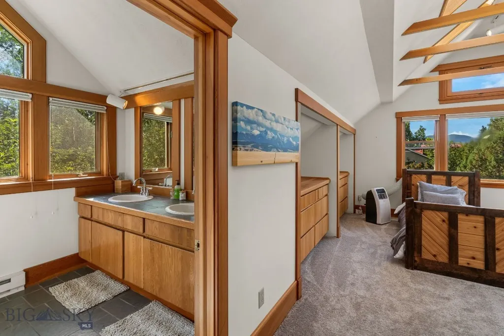 103 Tracy Street Gallatin Gateway MT 59730