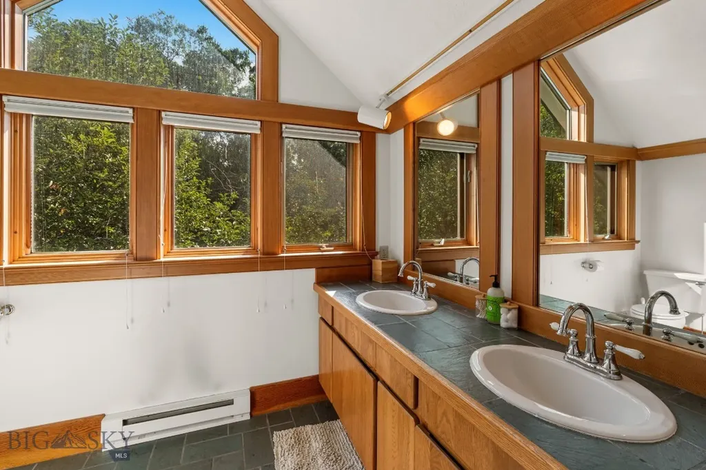 103 Tracy Street Gallatin Gateway MT 59730