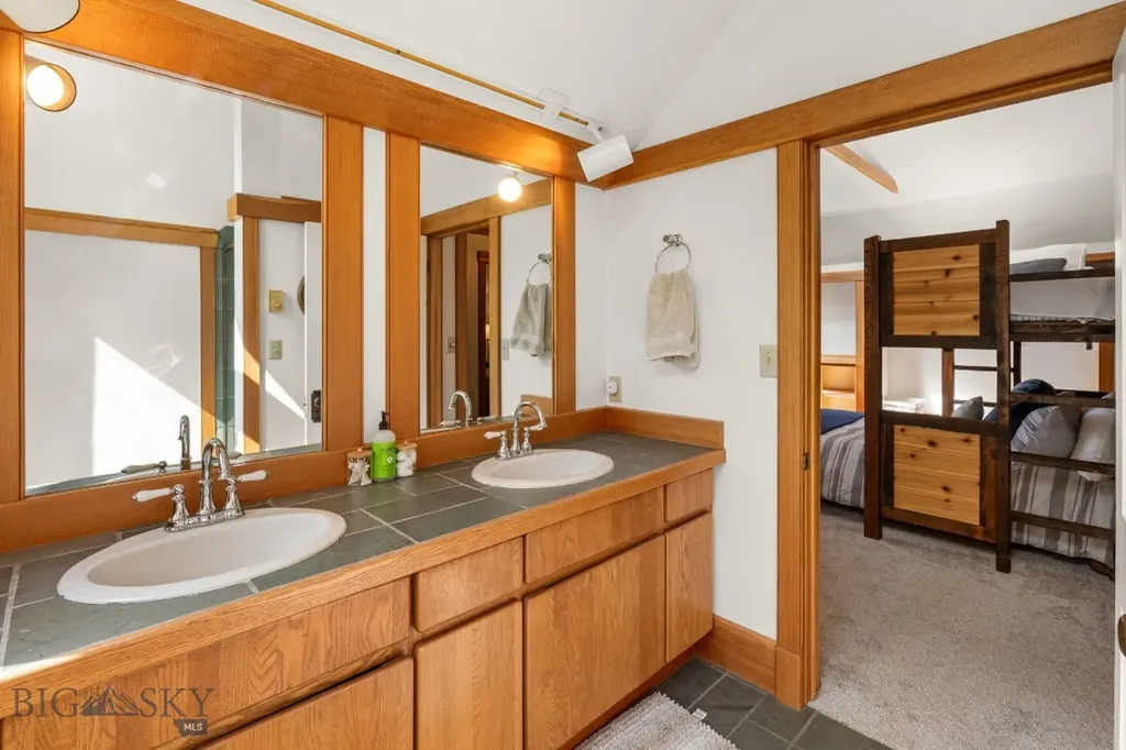 103 Tracy Street Gallatin Gateway MT 59730
