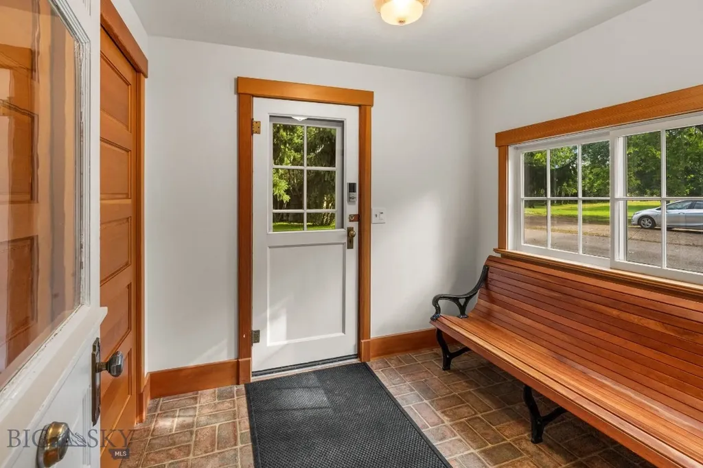 103 Tracy Street Gallatin Gateway MT 59730