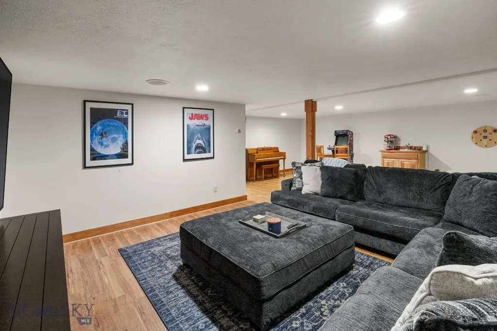 103 Tracy Street Gallatin Gateway MT 59730