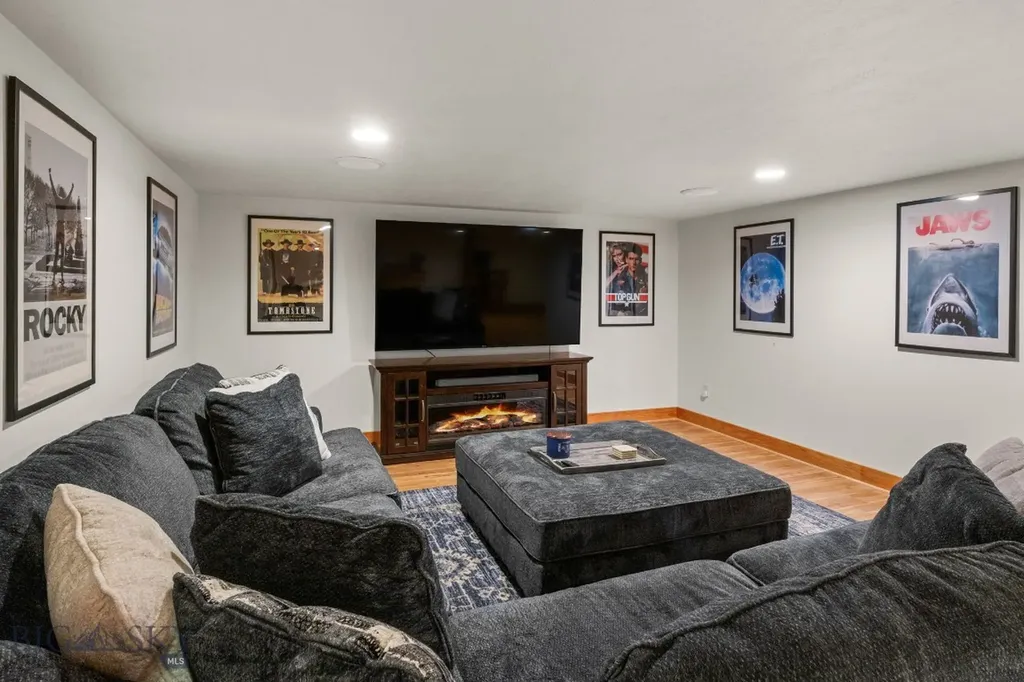 103 Tracy Street Gallatin Gateway MT 59730