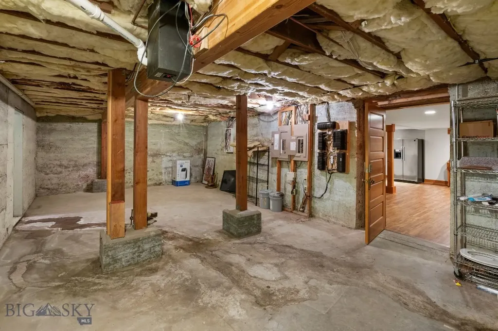 103 Tracy Street Gallatin Gateway MT 59730