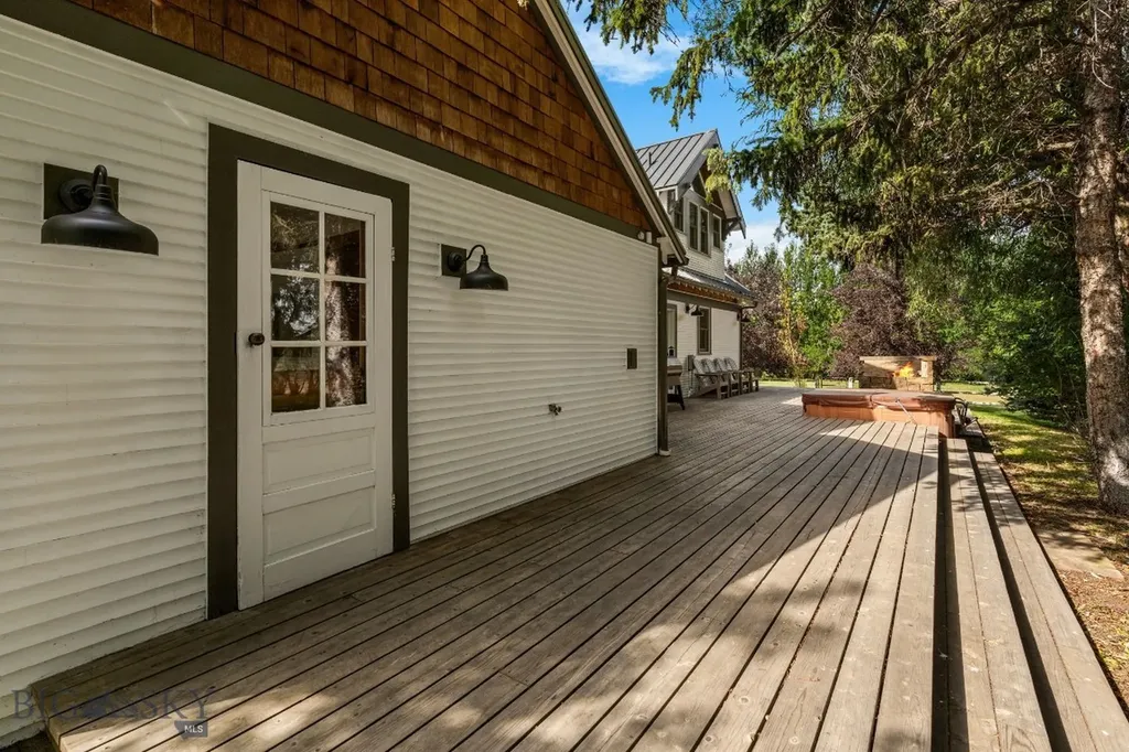 103 Tracy Street Gallatin Gateway MT 59730