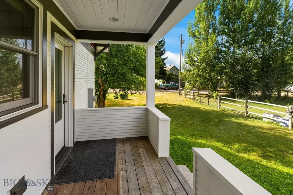 103 Tracy Street Gallatin Gateway MT 59730