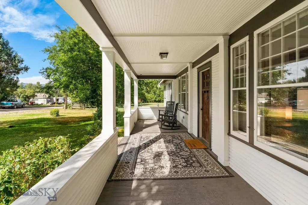 103 Tracy Street Gallatin Gateway MT 59730