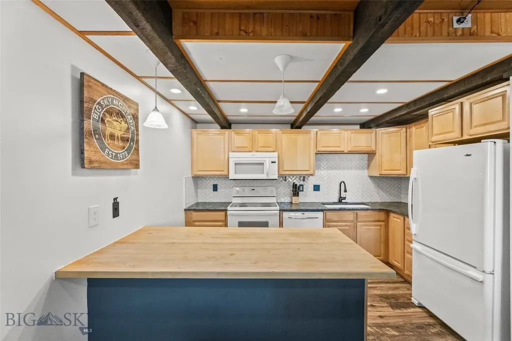 2575 Curley Bear Road Big Sky MT 59716